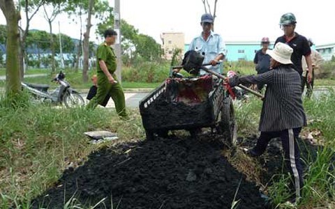 "Quên" phí môi trường với chất thải nguy hại