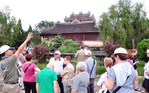 Trùng tu lầu Thái Bình