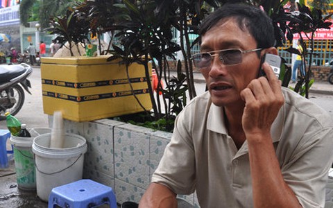 Vất vả đi "đòi" giấy báo điểm