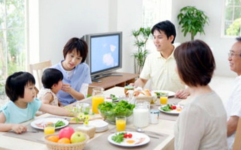 Cho lung linh hai tiếng gia đình
