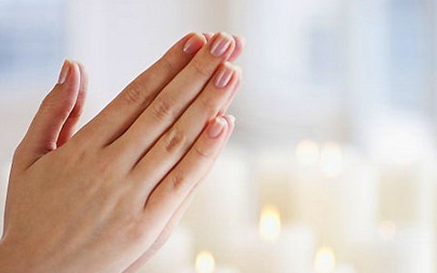 Thầy bói bảo, chúng mình khó thành đôi...