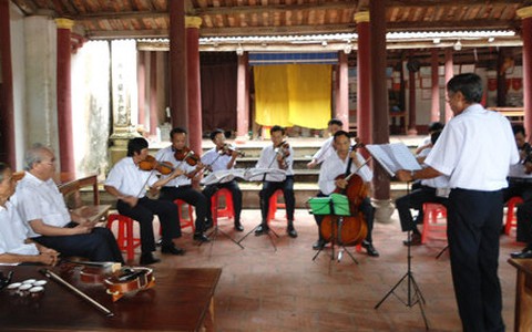 Dàn vĩ cầm ở thôn Then