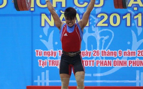 Hồng Ngọc phá 2 kỷ lục quốc gia