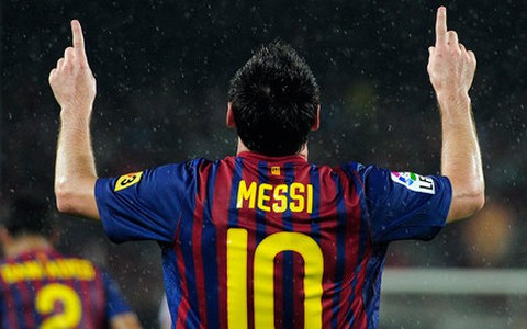 Dù áo nặng, Messi vẫn hướng tới kỷ lục ghi bàn