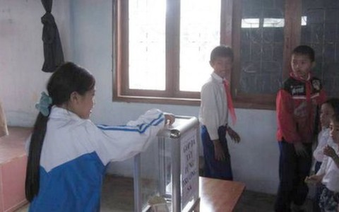 Liên đội trên rẻo cao "Góp đá xây Trường Sa"