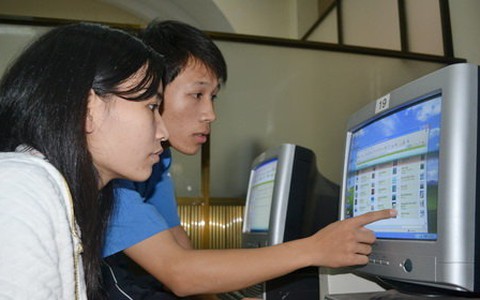 Sinh viên Huế bầu chọn vịnh Hạ Long