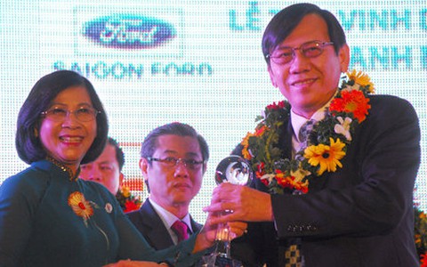 Doanh nhân Việt kiều bàn cách bán hàng Việt
