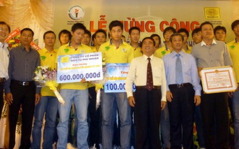 Đội Maseco TP.HCM được thưởng lớn