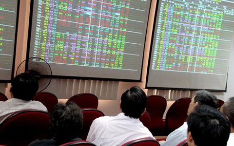 VN-Index lùi về mốc 400 điểm