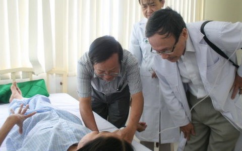 Các chuyên gia hội chẩn bệnh chị Mai