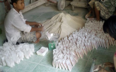 Men trôi nổi thành rượu độc