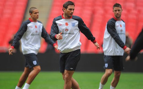 Lampard mang băng đội trưởng tuyển Anh
