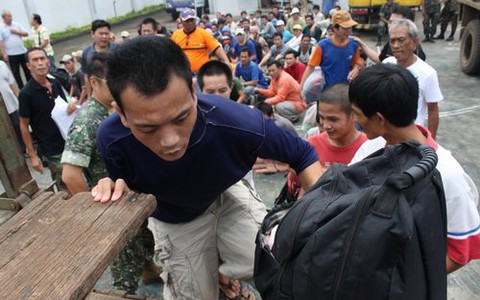 34 ngư dân bị giữ ở Philippines lên đường về nước