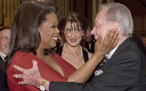 Oprah Winfrey nhận giải thưởng Oscar nhân đạo