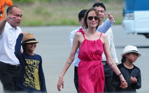 "Cơn sóng" Brangelina