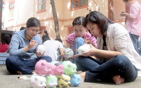 Ngày chủ nhật "Nhận heo đất - Gửi yêu thương"
