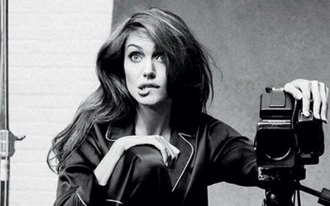 Phim đầu tay của Angelina Jolie được vinh danh