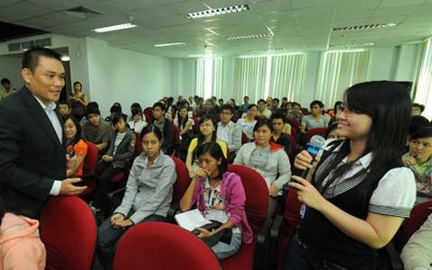 Vượt qua "cửa ải" thử việc
