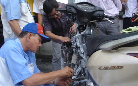 Cháy xe Honda: Họp đến khuya vẫn chưa kết luận