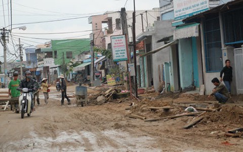 Thi công chậm vì chậm đền bù