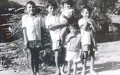 30 năm sau... "Phút nhận ra mình"