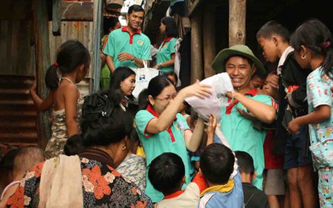 Chàng bác sĩ mê từ thiện