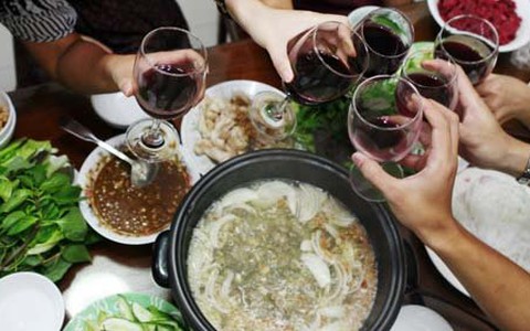 Tết cảnh giác với rượu độc