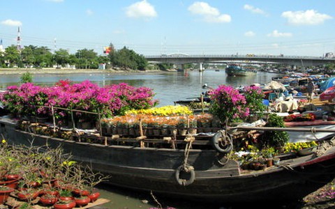 Mai, tắc nín thở chờ giờ G