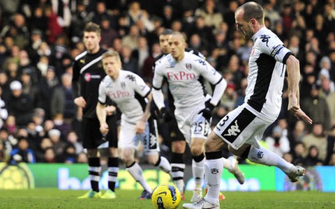 Fulham ngược dòng hạ Newcastle