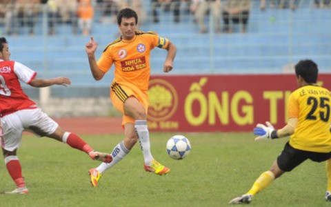 Bốn "đại gia" đi tiếp