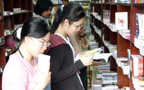 Đi hiệu sách