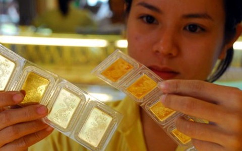 Vàng giảm 400.000 đồng/lượng