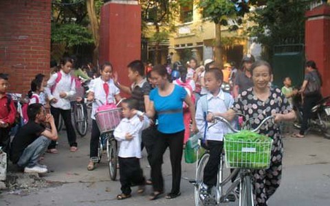 Bối rối với tan trường lúc 19g