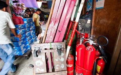 Cháy chợ Quảng Ngãi: tiểu thương TP.HCM "phát hoảng"