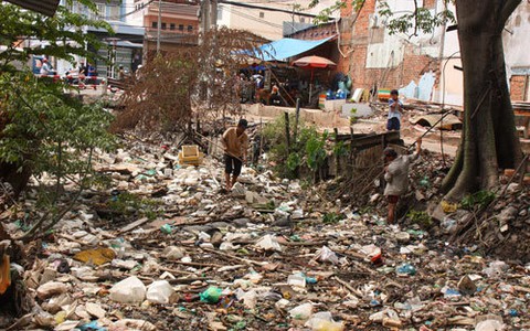 Rác "đè chết" kênh