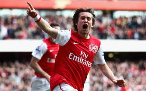 Arsenal gia hạn hợp đồng với Rosicky