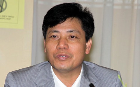 Phải ban hành luật phí và lệ phí