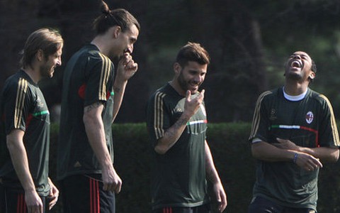 Milan sẵn sàng "bắn hạ" Barcelona