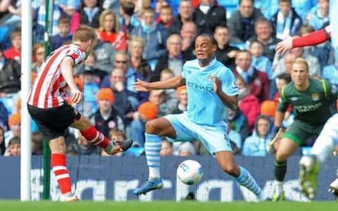 Man City suýt chết tại Etihad