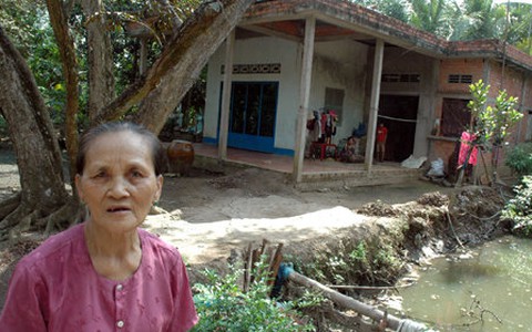 Nhà tình nghĩa dột nát