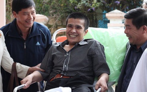 Đông đảo bà con đón anh Hải