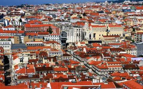 Khám phá phố cổ Alfama