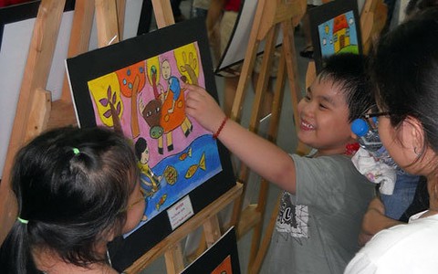 Học trò và "Sắc màu cuộc sống"
