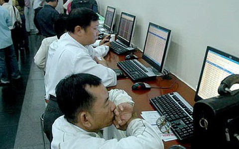Giá cổ phiếu bất động sản tăng trở lại