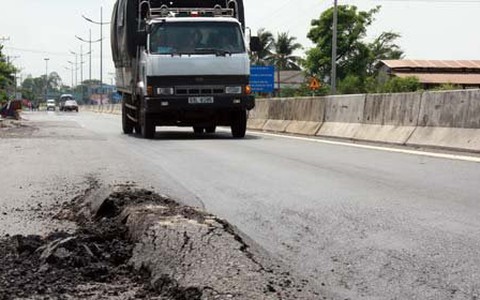 Chấn chỉnh kiểu làm đường lãng phí