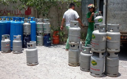 Xin giấy phép để làm... gas lậu