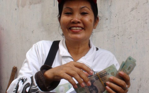 Bạn đọc hỗ trợ chị Lệ chăm sóc mẹ