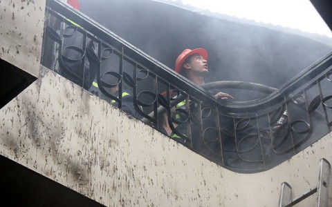 Hà Nội: cháy rụi khu bếp nhà hàng