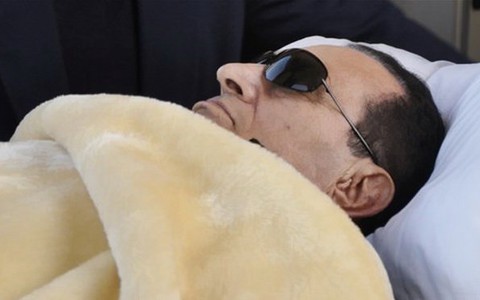 Ông Mubarak nguy kịch
