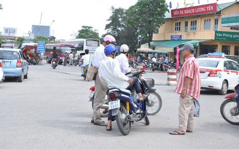 Chưa thể đóng cửa bến xe Lương Yên từ 1-7